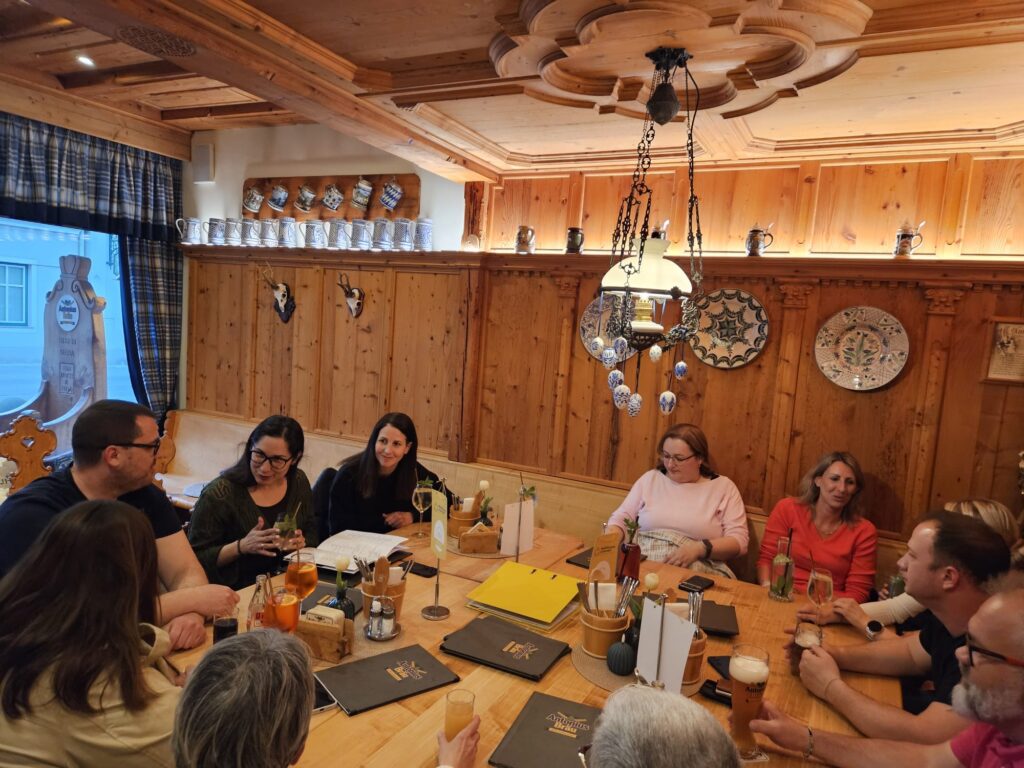 Gemeinsam unterwegs – auch abseits der Fahrten